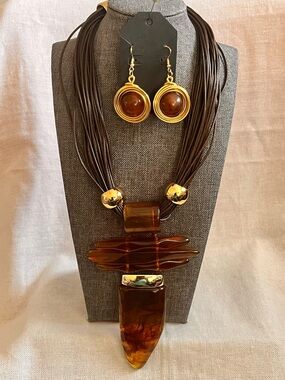 Brilliantly Bold Gold-Tone Brown Resin Statement Necklace & Earrings Set